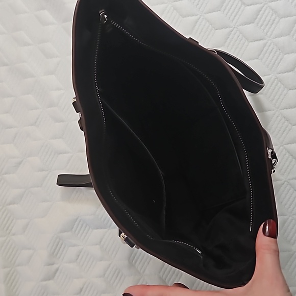 Black coach purse - Picture 3 of 9